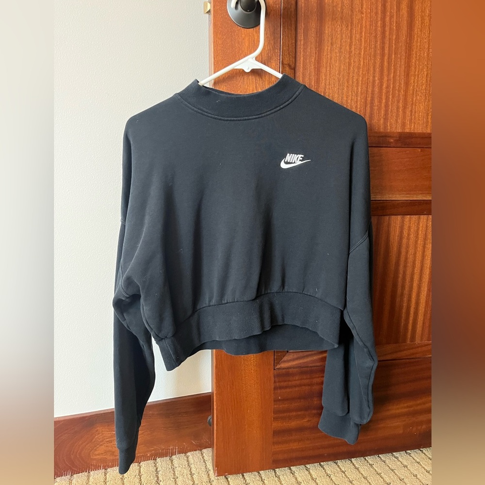 Nike Black Cropped Crew Sweatshirt, Size Medium